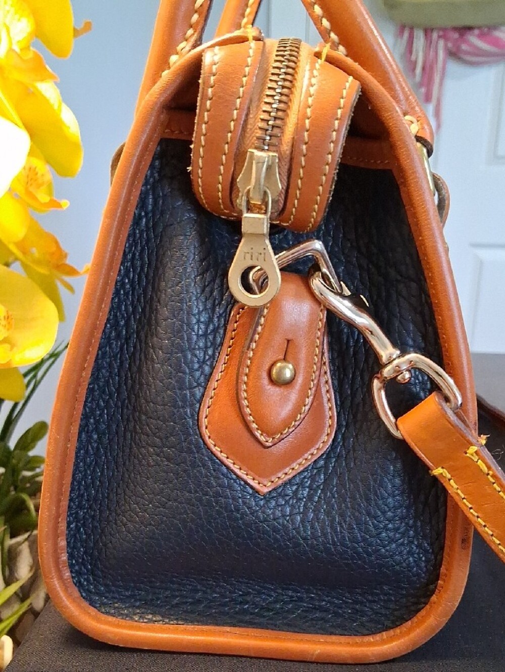 VINTAGE DOONEY & BOURKE Leather Satchel and Wallet Set - Picture 3 of 16